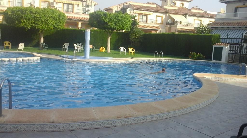 Holiday Home Torre De Pisa Torrevieja Ngoại thất bức ảnh