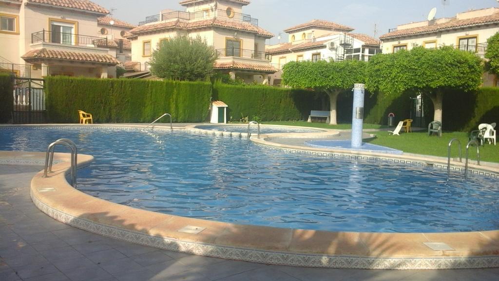 Holiday Home Torre De Pisa Torrevieja Ngoại thất bức ảnh
